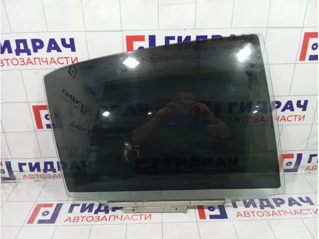 Стекло двери задней правой Toyota Camry 6810306320