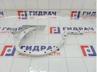 Петля багажника правая Toyota Camry 6451033181