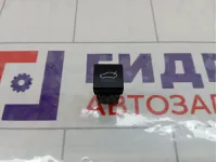 Кнопка открывания багажника Toyota Camry 8484033120