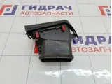 Дефлектор воздушный левый Toyota Camry 5565033440
