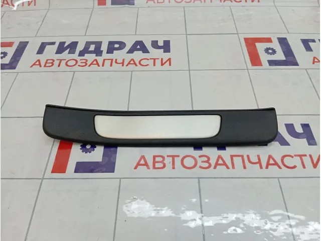 Накладка порога внутренняя задняя правая Toyota Camry 6791506170