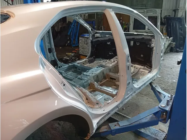 Порог со стойкой правый Toyota Camry (XV70) 6130333100