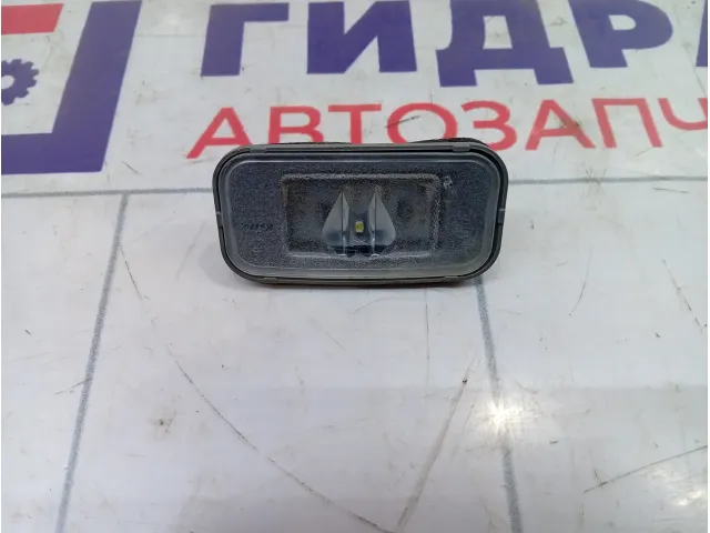 Фонарь подсветки номера Toyota Camry (XV70) 8127053030