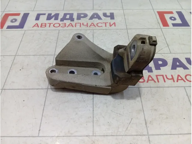 Кронштейн двигателя задний Toyota Camry (XV70) 1230324020