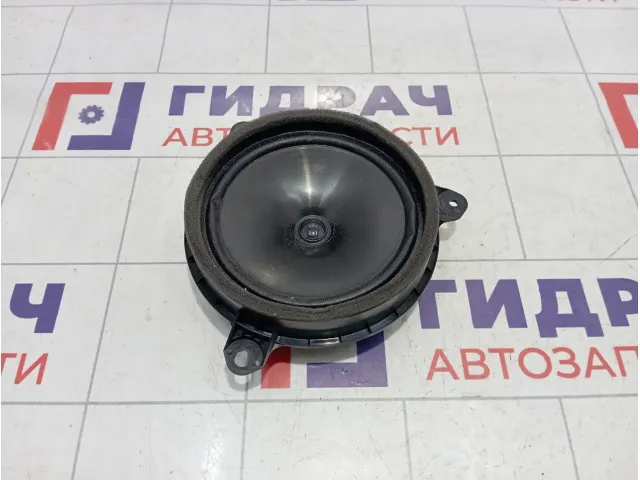 Динамик задний Toyota Camry (XV70) 861601A210