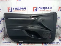Обшивка двери передней левой Toyota Camry (XV70) 6762006P20C6