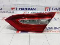 Фонарь задний внутренний правый Toyota Camry (XV70) 8158133320