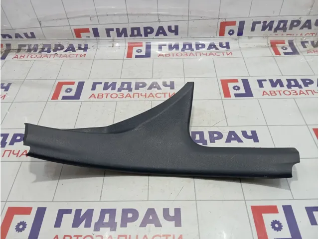 Накладка порога внутренняя задняя правая Toyota Camry (XV70) 6791706300C0