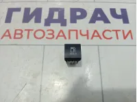 Кнопка открывания лючка бензобака Toyota Camry (XV70) 8484133041
