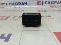 Кнопка обогрева сидений Toyota Camry (XV70) 8475233140