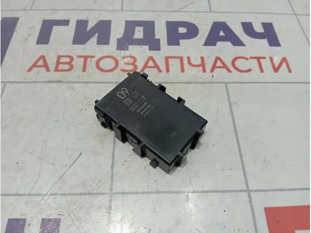 Блок электронный Toyota Camry (XV70) 8911106040