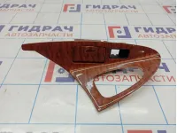 Накладка кнопки стеклоподъемника задней правой Toyota Camry (XV40) 74271-33251-E1. Сломаны крепления.