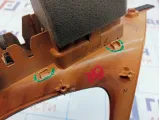 Накладка кнопки стеклоподъемника задней правой Toyota Camry (XV40) 74271-33251-E1. Сломаны крепления.