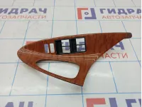 Накладка блока управления стеклоподъемниками Toyota Camry (XV40) 74232-33321-E2. Потертость.