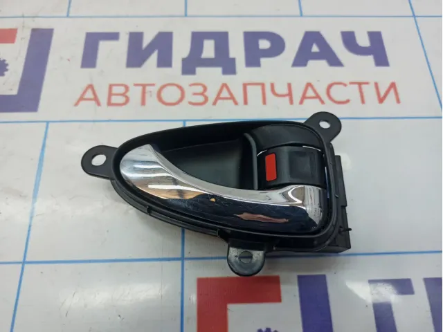 Ручка двери внутренняя правая Toyota Camry (XV40) 69205-33090-C0. Царапины.