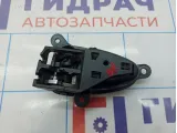 Ручка двери внутренняя правая Toyota Camry (XV40) 69205-33090-C0. Царапины.