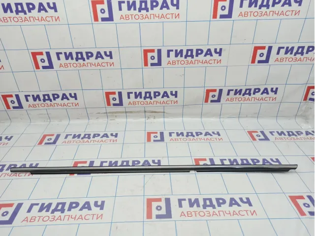 Накладка стекла заднего правого Toyota Camry (XV40) 75730-33130. Наружняя.