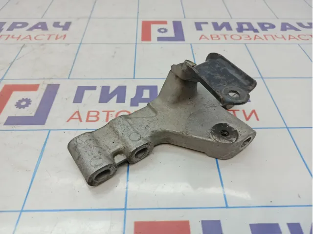 Кронштейн двигателя Toyota Camry (XV40) 12313-31010.
