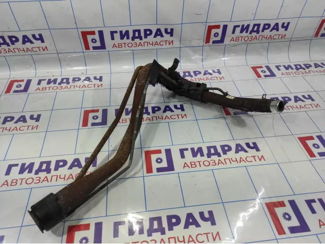 Горловина топливного бака Toyota Camry (XV40) 77201-33280.