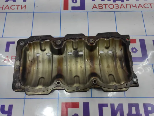 Маслоотражатель Toyota Camry (XV40) 12121-31070.