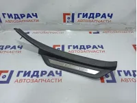 Накладка порога заднего правого внутренняя Toyota Camry (XV40) 67917-33070-B0. Потертости.