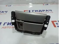 Пепельница передняя Toyota Camry (XV40) 55406-33100. Механизм исправен.Царапины.