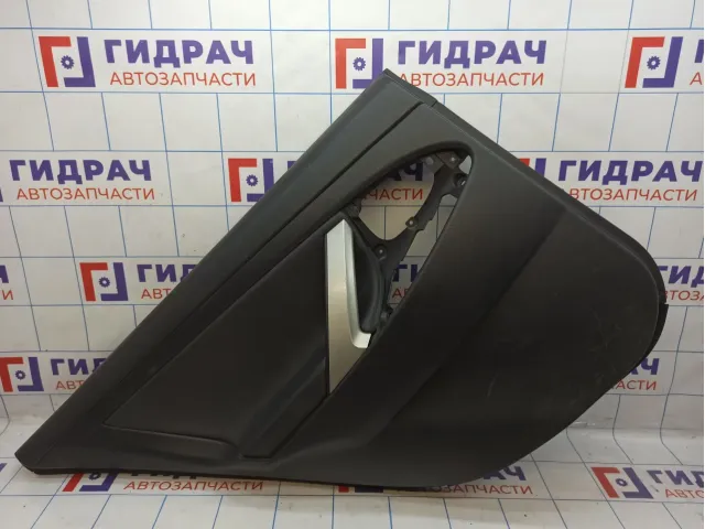 Обшивка двери задней левой Toyota Camry (XV40) 67640-33831-B1. Потертости.