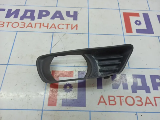 Рамка противотуманной фары левой Toyota Camry (XV40) 52128-33050.