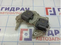 Моторчик заслонки отопителя Toyota Camry (XV40) 87106-33290.