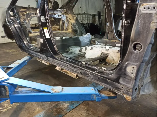 Порог со стойкой правый Toyota Camry (XV40) .