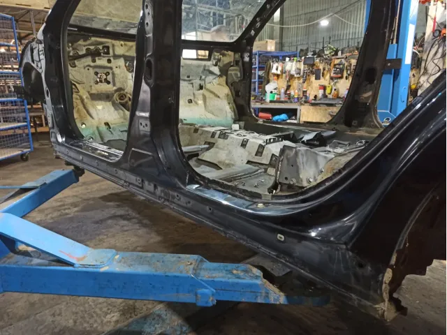 Порог со стойкой левый Toyota Camry (XV40) .