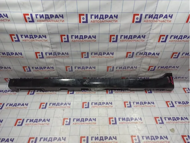 Накладка на порог левая наружная Toyota Camry (XV40) 75860-33030. Царапины.