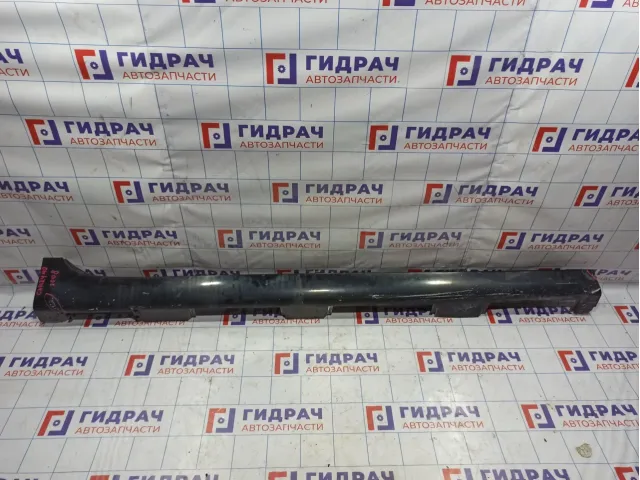 Накладка на порог правая наружная Toyota Camry (XV40) 75850-33030-C0. Дефекты.