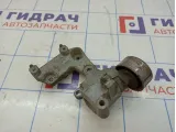 Ролик руч.ремня с кронштейном Toyota Camry (XV40) 16620-31040.