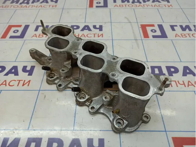 Коллектор впускной Toyota Camry (XV40) 17111-31141. Отвестия под газ.