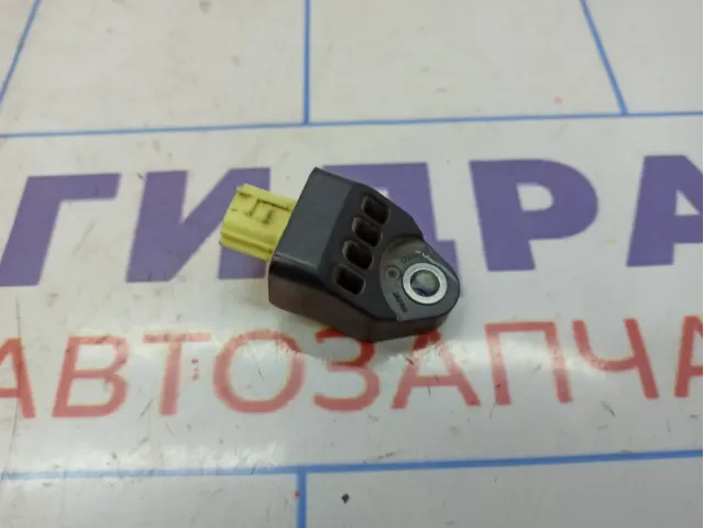 Датчик AIR BAG Toyota Camry (XV40) 89831-33030.
