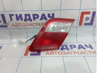 Фонарь задний внутренний правый Toyota Camry (XV40) 81581-33130