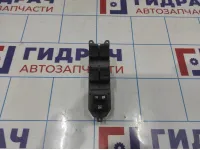 Блок управления стеклоподъемниками Toyota Camry (XV40) 84820-33251