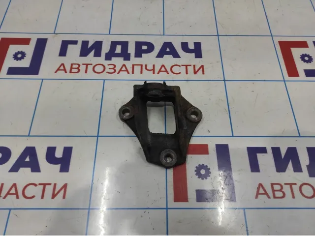 Кронштейн двигателя передний Toyota Camry (XV40) 12311-31060