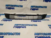 Решетка в бампер центральная Toyota Camry V50 5311233120