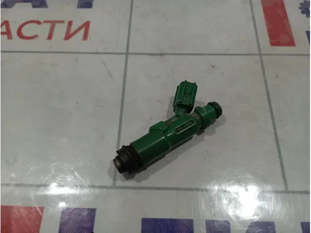 Форсунка инжекторная электрическая Toyota Corolla (E120) 23209-21020