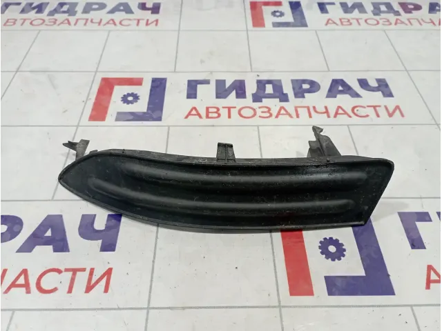 Накладка переднего бампера левая Toyota Corolla (E120) 52128-12070