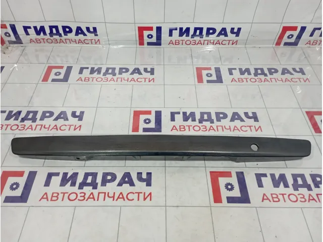 Накладка крышки багажника Toyota Corolla (E150) 76801-12820-B1