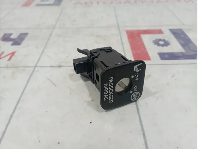 Выключатель AIR BAG Toyota Corolla (E150) 69065-74010