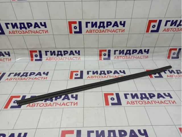 Накладка стекла переднего правого Toyota Corolla (E150) 75710-12780