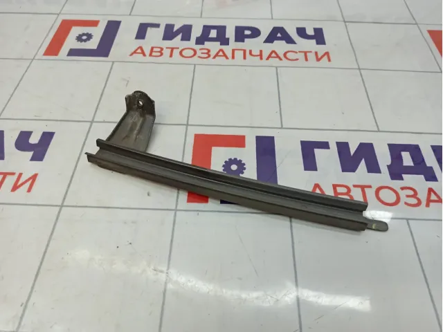 Направляющая стекла двери передней левой Toyota Corolla (E150) 67404-12250