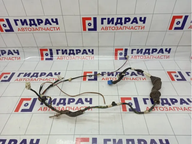 Проводка двери передней правой Toyota Corolla (E150) 82151-12D90