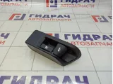 Ручка открывания багажника Toyota Corolla (E150) 64606-33030