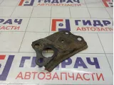 Кронштейн передней балки правый Toyota Corolla (E150) 52255-12010
