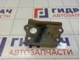 Кронштейн передней балки правый Toyota Corolla (E150) 52255-12010